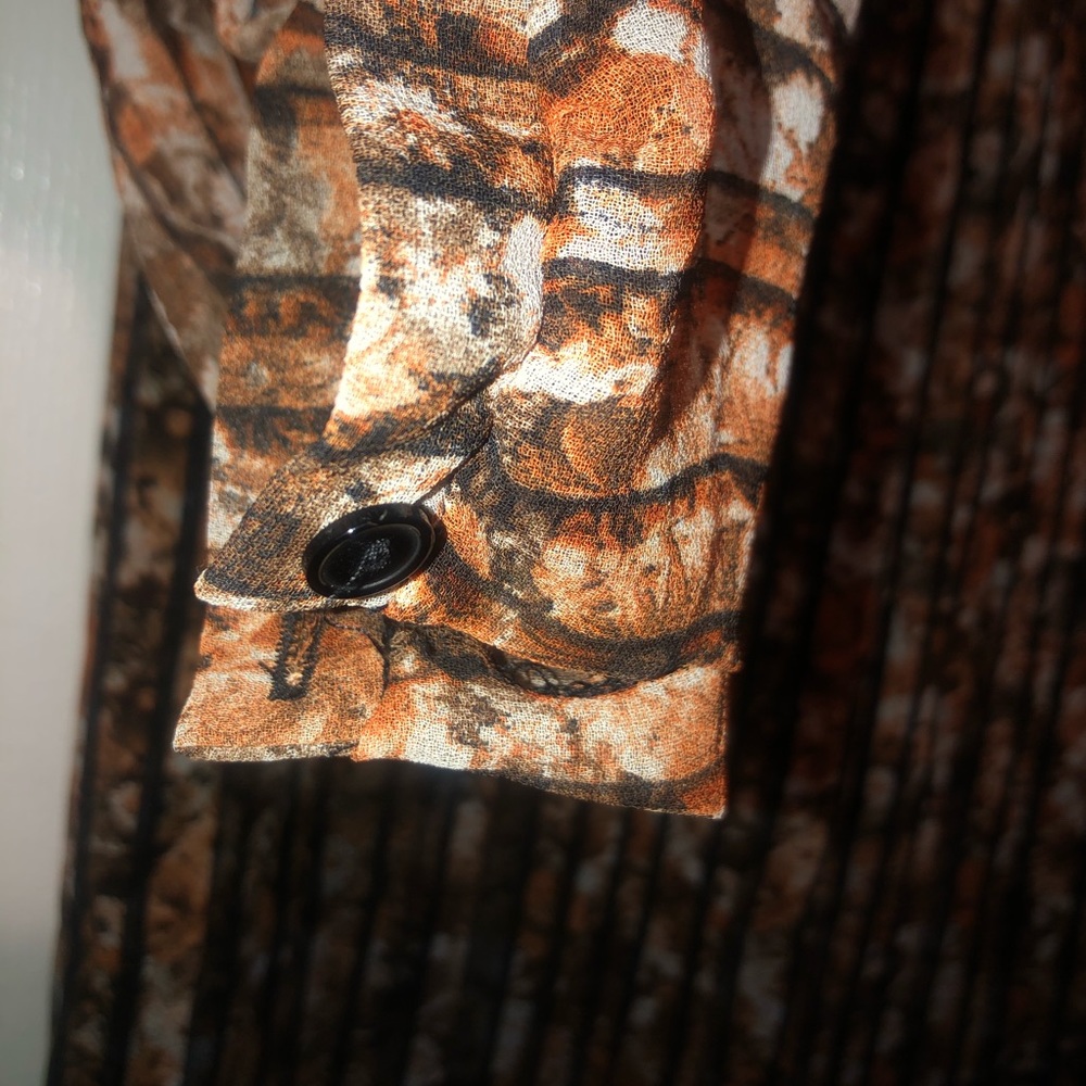 Designer Astr Has A Beautiful Pattern - image 3